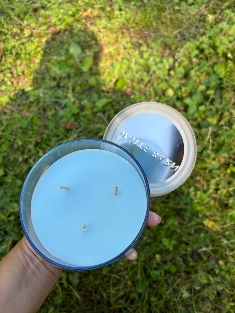 White Barn Laundry Day Candle - Blue with Gold Trim - Picture 6 of 11